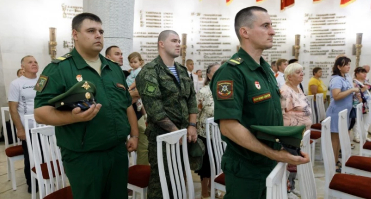 Церемония передачи шесть орденов Мужества семьям погибших военных в Волгограде. Фото https://v1.ru/text/gorod/2022/08/25/71600324/ Церемония передачи шесть орденов Мужества семьям погибших военных в Волгограде. Фото https://v1.ru/text/gorod/2022/08/25/71600324/