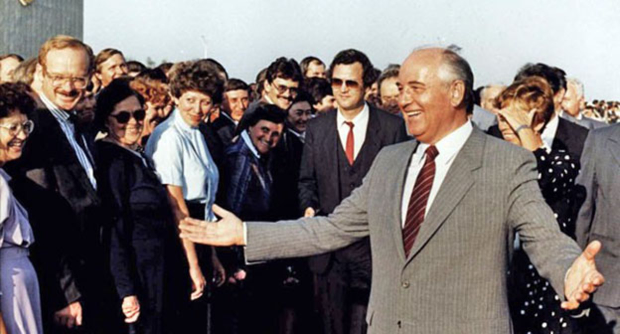Михаил Горбачев в Ставрополе. 1986 г. Скриншот видео https://www.youtube.com/watch?v=jdL_1iajydk Михаил Горбачев в Ставрополе. 1986 г. Скриншот видео https://www.youtube.com/watch?v=jdL_1iajydk