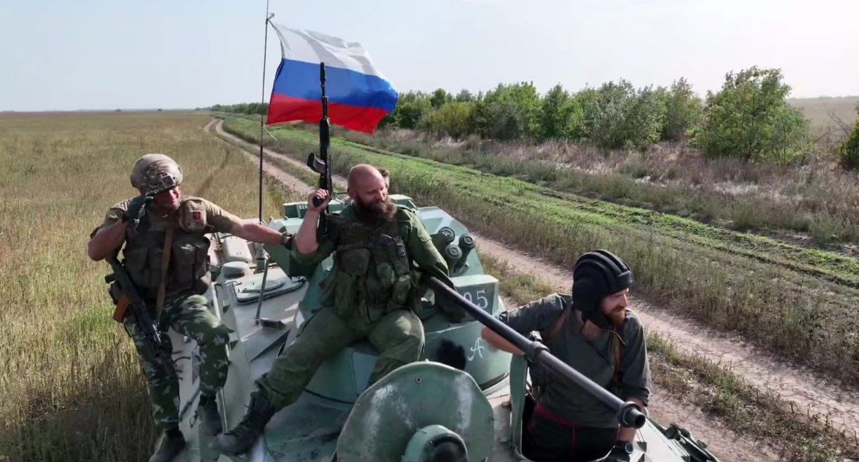 Добровольцы батальона СДД "Гром". Фото https://vk.com/uniondonbass Добровольцы батальона СДД "Гром". Фото https://vk.com/uniondonbass