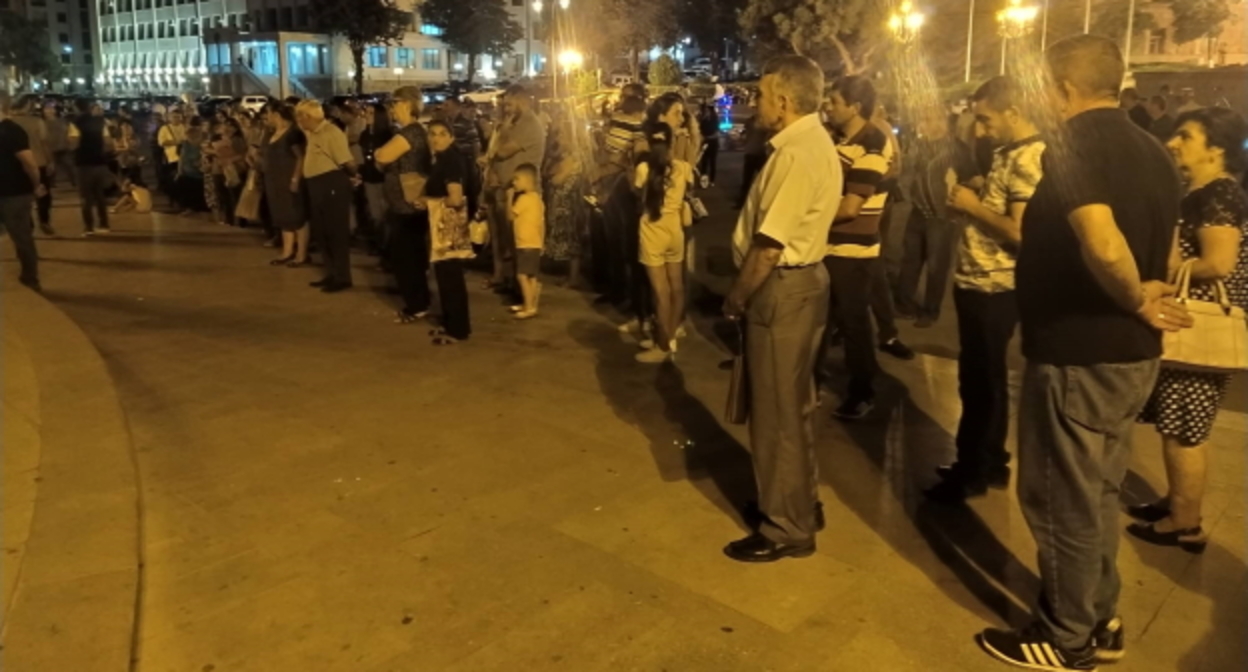 Участники митинга в Степанакерте, фото: Алвард Григорян для "Кавказского узла" Участники митинга в Степанакерте, фото: Алвард Григорян для "Кавказского узла"