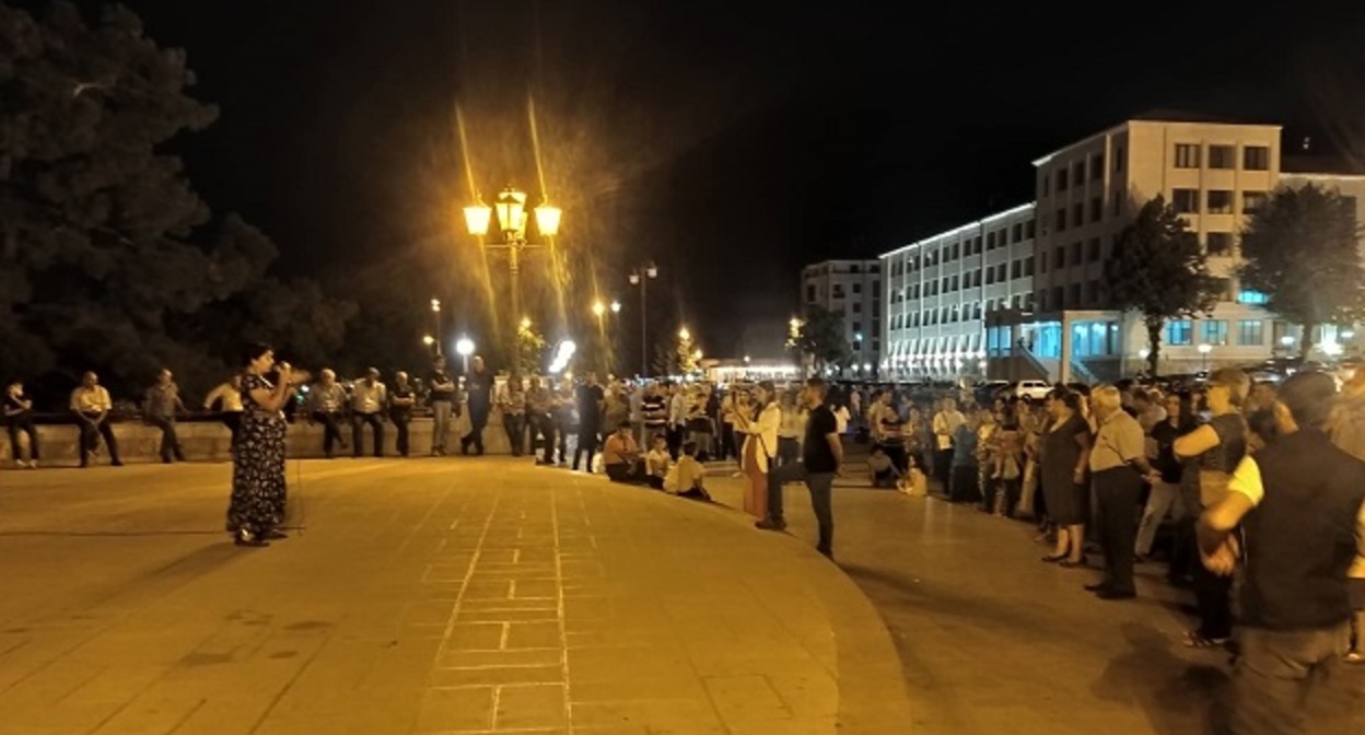 Участники протестов в Степанакерте. Фото Алвард Григорян для "Кавказского узла". Участники протестов в Степанакерте. Фото Алвард Григорян для "Кавказского узла".