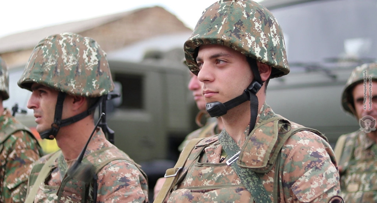 Военнослужащие армянской армии. Фото пресс-службы Минобороны Армении Военнослужащие армянской армии. Фото пресс-службы Минобороны Армении