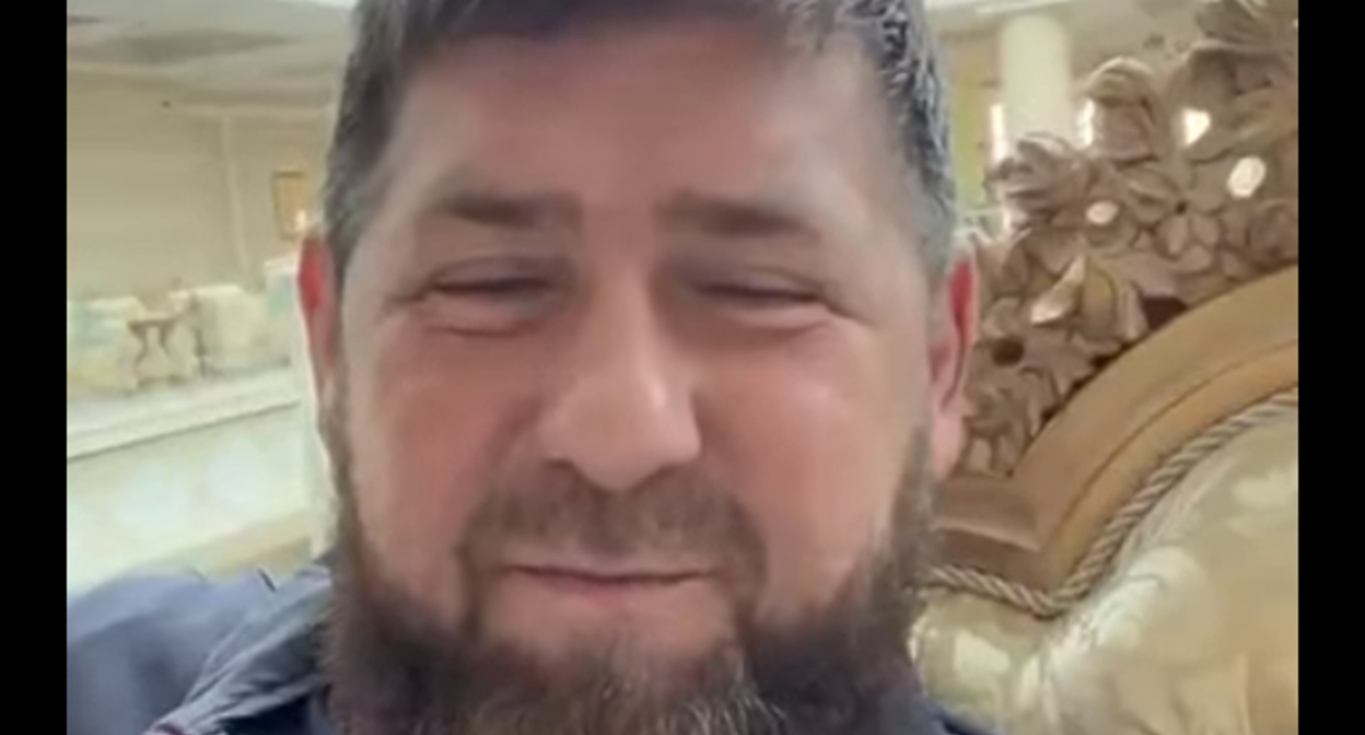 Рамзан Кадыров. Кадр видео обращения Р. Кадырова об уходе в бессрочный отпускhttps://vk.com/kadyrov_ramzan_ahmatovich Рамзан Кадыров. Кадр видео обращения Р. Кадырова об уходе в бессрочный отпускhttps://vk.com/kadyrov_ramzan_ahmatovich