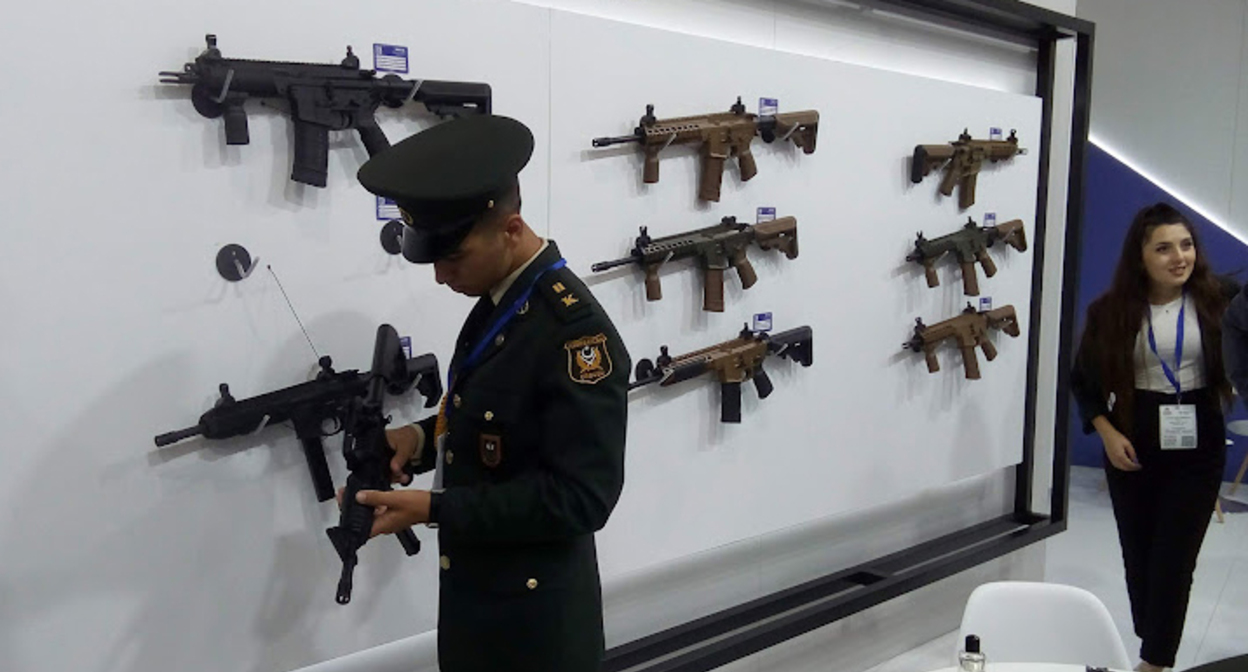 Военная техника, представленная на выставке в Азербайджане. Фото Кямала Али для "Кавказского узла" Военная техника, представленная на выставке в Азербайджане. Фото Кямала Али для "Кавказского узла"