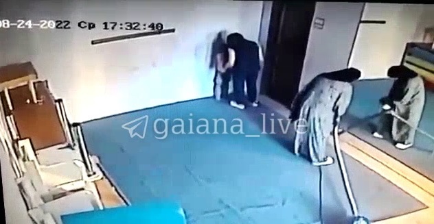 Кадр видео из детского сада в Махачкале. Скришот с видео с телеграм-канала gaiana_live, https://t.me/gaiana_live/134 Кадр видео из детского сада в Махачкале. Скришот с видео с телеграм-канала gaiana_live, https://t.me/gaiana_live/134