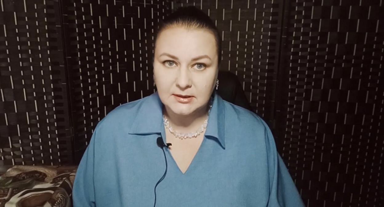 Анна Колмагорцева. Кадр видео «Маршруты нацпарка. Кто наложил на них лапу?» www.youtube.com/watch?v=1UE43KCCBU8 Анна Колмагорцева. Кадр видео «Маршруты нацпарка. Кто наложил на них лапу?» www.youtube.com/watch?v=1UE43KCCBU8