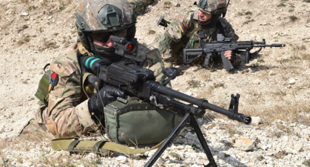 Армянские военные. Фото https://vk.com/album-164246427_252115733 Армянские военные. Фото https://vk.com/album-164246427_252115733