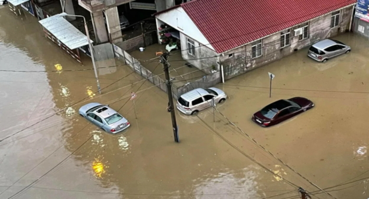 Подтопление в Батуми, фото: Vesti.az Подтопление в Батуми, фото: Vesti.az