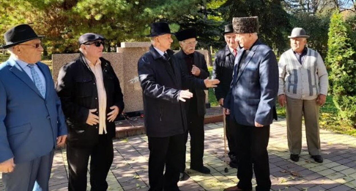 Акция в память о жертвах сталинских репрессий. Нальчик, 30 октября 2022 года. Фото Людмилы Маратовой для "Кавказского узла". Акция в память о жертвах сталинских репрессий. Нальчик, 30 октября 2022 года. Фото Людмилы Маратовой для "Кавказского узла".