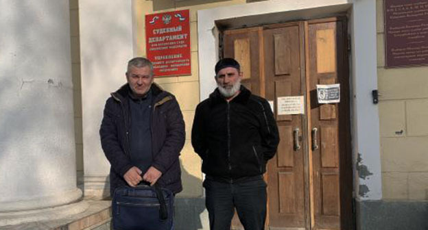 Адвокат Магомед Аушев (слева) и Багаутдин Мякиев. Фото: https://memohrc.org/ *организация внесена Минюстом в реестр некоммерческих организаций, выполняющих функции иностранного агента, ликвидирована по решению суда. Адвокат Магомед Аушев (слева) и Багаутдин Мякиев. Фото: https://memohrc.org/ *организация внесена Минюстом в реестр некоммерческих организаций, выполняющих функции иностранного агента, ликвидирована по решению суда.