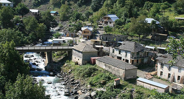Худонская ГЭС. Фото: travelgeorgia.ru https://ru.wikipedia.org Худонская ГЭС. Фото: travelgeorgia.ru https://ru.wikipedia.org