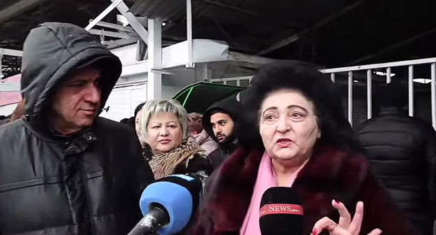 Торговыцы в Ереване. Скриншот https://news.am/rus/news/742358.html
Торговыцы в Ереване. Скриншот https://news.am/rus/news/742358.html