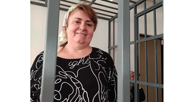 Зарема Мусаева в суде. Скриншот телеграм-канал «Бакар Янгулбаев» Зарема Мусаева в суде. Скриншот телеграм-канал «Бакар Янгулбаев»