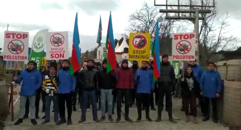 Участники блокировки Лачинского коридора. Стоп-кадр видео https://apa.az/ru/sotsium/akciya-na-doroge-lacin-xankendi-prodolzaetsya-uze-56-i-den-foto-video-509619 Участники блокировки Лачинского коридора. Стоп-кадр видео https://apa.az/ru/sotsium/akciya-na-doroge-lacin-xankendi-prodolzaetsya-uze-56-i-den-foto-video-509619