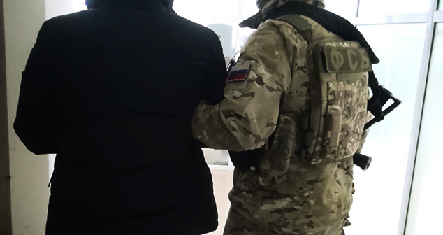 Сотрудник ФСБ. Фото: https://riadagestan.ru/upload/iblock/061/061570ee760ac1e05a9e74f8c5971f6d.jpeg Сотрудник ФСБ. Фото: https://riadagestan.ru/upload/iblock/061/061570ee760ac1e05a9e74f8c5971f6d.jpeg