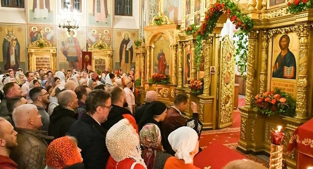 Священники и прихожане в Сочи, фото: пресс-служба мэрии Сочи Священники и прихожане в Сочи, фото: пресс-служба мэрии Сочи