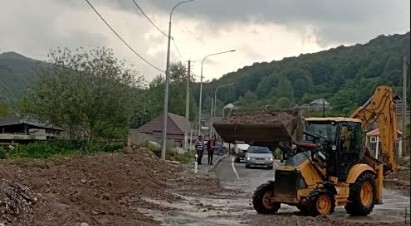Сход селя в Нижнем Чегеме. Фото Жамбулата Эттеева, предоставлено "Кавказскому узлу" автором. Сход селя в Нижнем Чегеме. Фото Жамбулата Эттеева, предоставлено "Кавказскому узлу" автором.