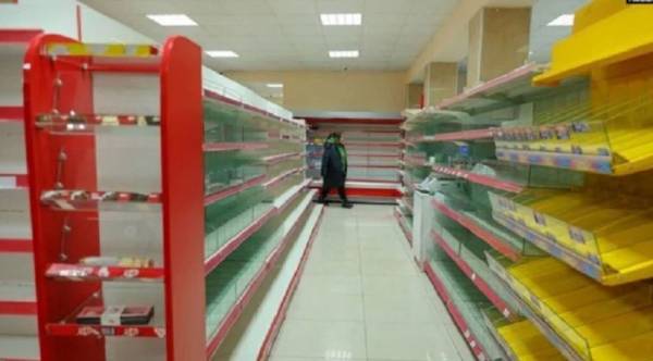 Пустые полки в магазине. Нагорный Карабах. Фото: https://russia-armenia.info/node/93003 Пустые полки в магазине. Нагорный Карабах. Фото: https://russia-armenia.info/node/93003