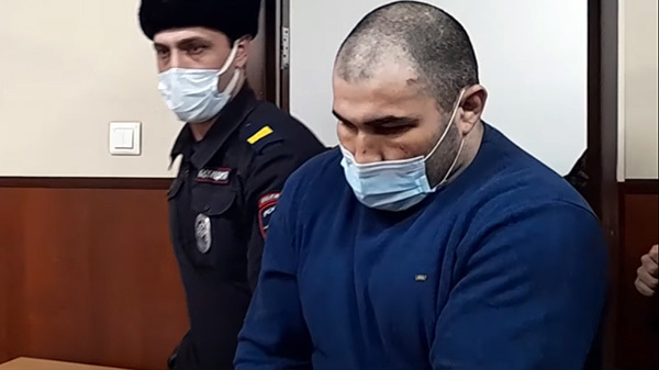 Курбанов в зале суда. Скриншот видео "Кавказского узла" https://www.youtube.com/watch?v=TaxYwlSWAC8 Курбанов в зале суда. Скриншот видео "Кавказского узла" https://www.youtube.com/watch?v=TaxYwlSWAC8