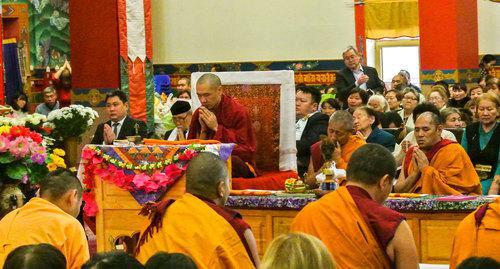 Участники молебна в Элисте. Фото: Бадма Бюрчиев для "Кавказского узла".
