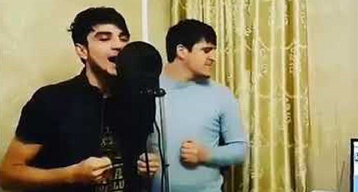 Братья Аюб и Асхаб Вахараговы. Фото: кадр видео 
"Аюб Вахарагов" Official Music, https://www.youtube.com/watch?v=QyXyGKM3wPY