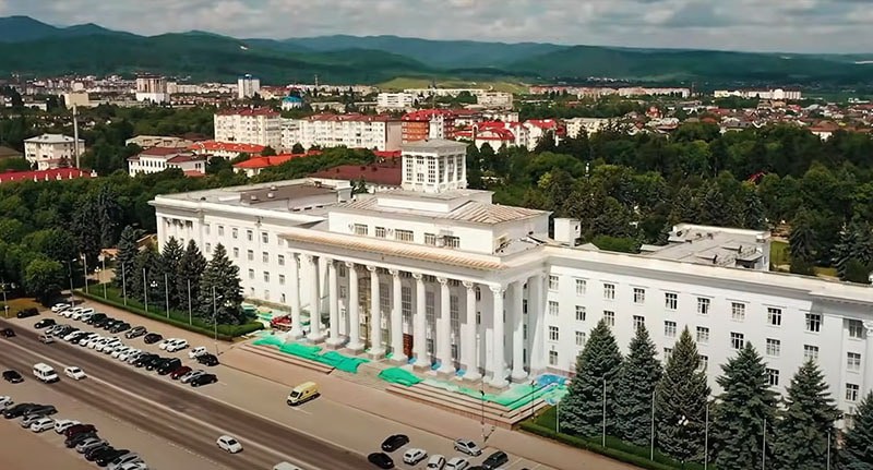 Нальчик. Кадр из видео https://www.youtube.com/watch?v=0LrpGQPhl1w Нальчик. Кадр из видео https://www.youtube.com/watch?v=0LrpGQPhl1w