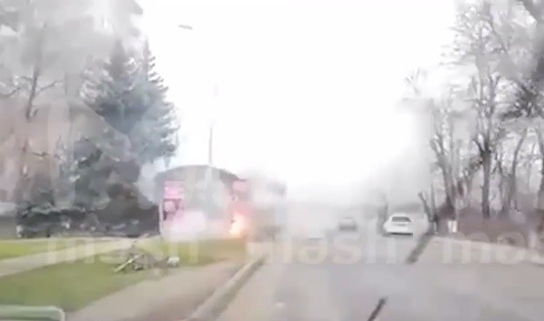 Взрыв в магазине пиротехники. Скриншот с видео https://t.me/mash/60339