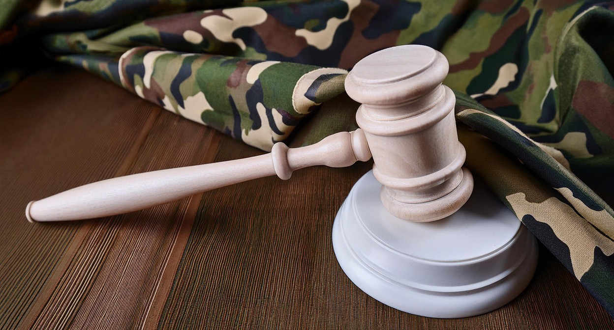 Военный суд. Иллюстрация создана «Кавказским узлом» с помощью ИИ в программе Photoshop
