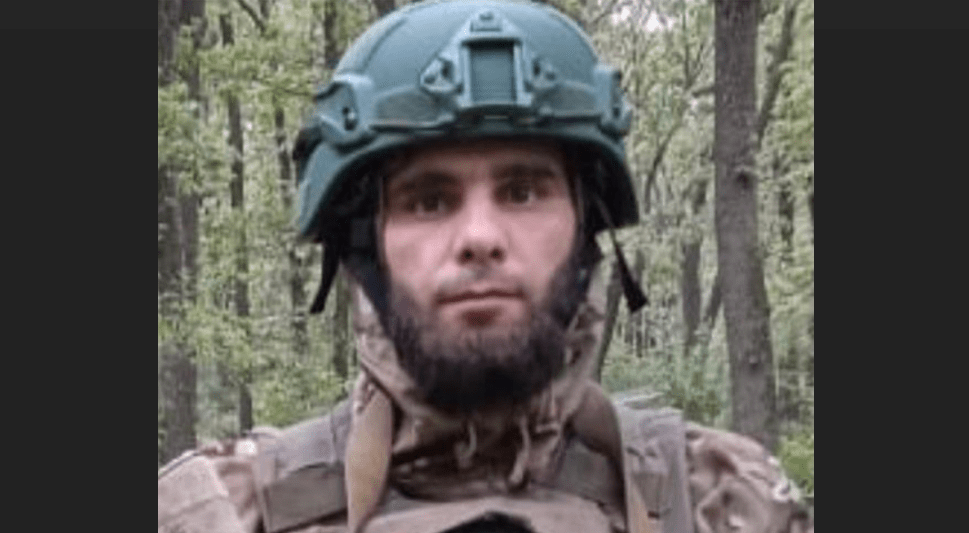 Изамудин Гамзатов. Скриншот фото из Telegram-канала администрации Левашинского района, https://t.me/DJIitd2kVqw3MjEy/11002.

