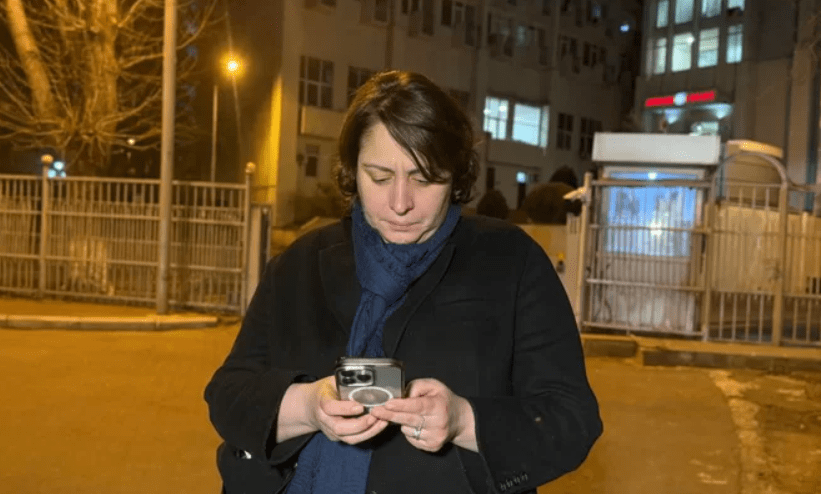 Элене Хоштария после освобождения. Скриншот фото "Новости Грузия" от 29.03.25, https://www.newsgeorgia.ge/jelene-hoshtarija-otpustili-iz-izoljatora/