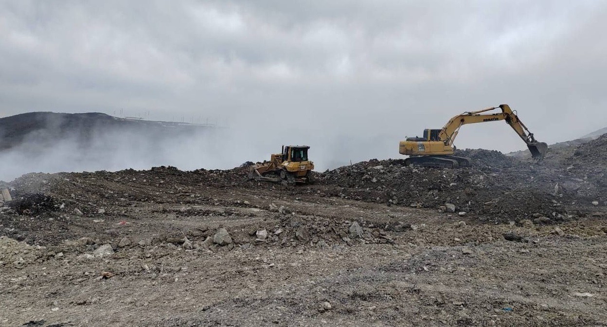 Пожар на мусорном полигоне в Новороссийске. Скриншот поста в телеграм-канале оперативного штаба Краснодарского края https://t.me/opershtab23/13065