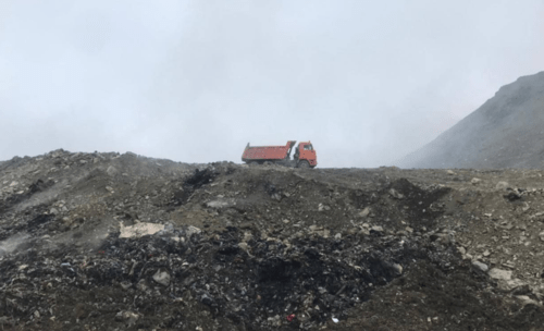 Тушение пожара на полигоне в Новороссийске. Скриншот фото из Telegram-канала оперштаба Краснодарского края от 03.04.25, https://t.me/opershtab23/13087.