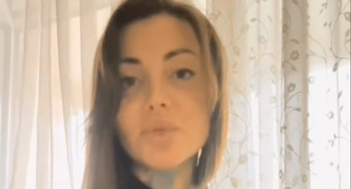 Анастасия Гойсан. Кадр видеообращения в YouTube-канале Шамиля Хадулаева www.youtube.com/watch?v=ysx0AhOwdSw