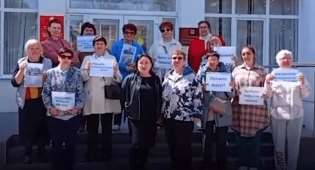 Участники обращения к Путину. Стоп-кадр видео со страницы "ВКонтакте" Натальи Оськиной, https://vk.com/wall599950419_19874