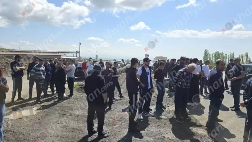 Участники акции протеста. 27 апреля 2025 года. Фото https://shamshyan.com/hy/article/2025/04/27/1282429