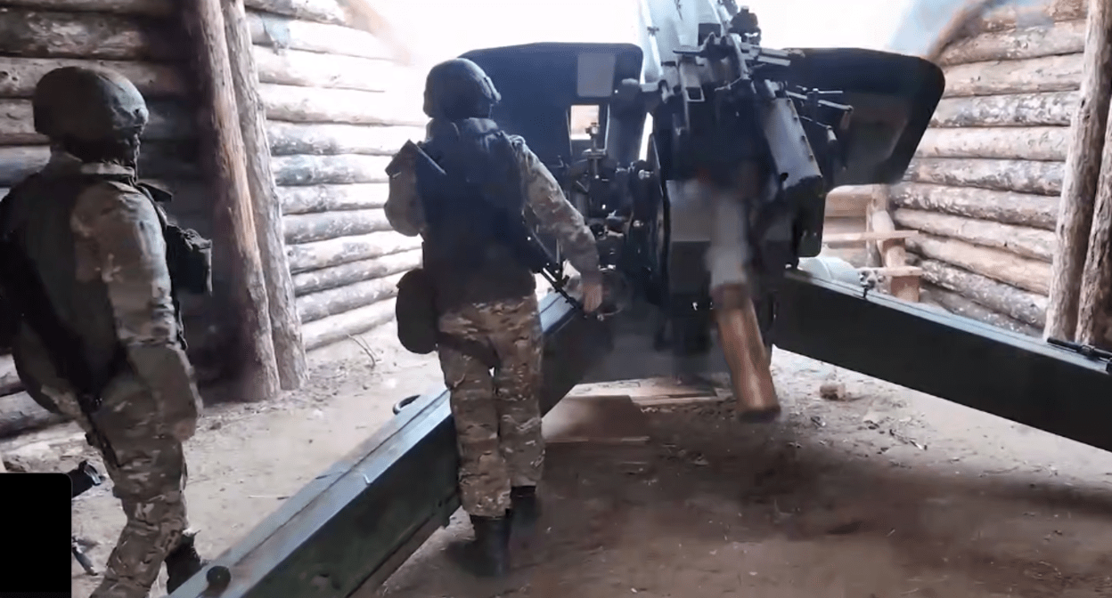 Российские бойцы. Стоп-кадр видео Минобороны России от 03.05.25, https://t.me/mod_russia/52073.