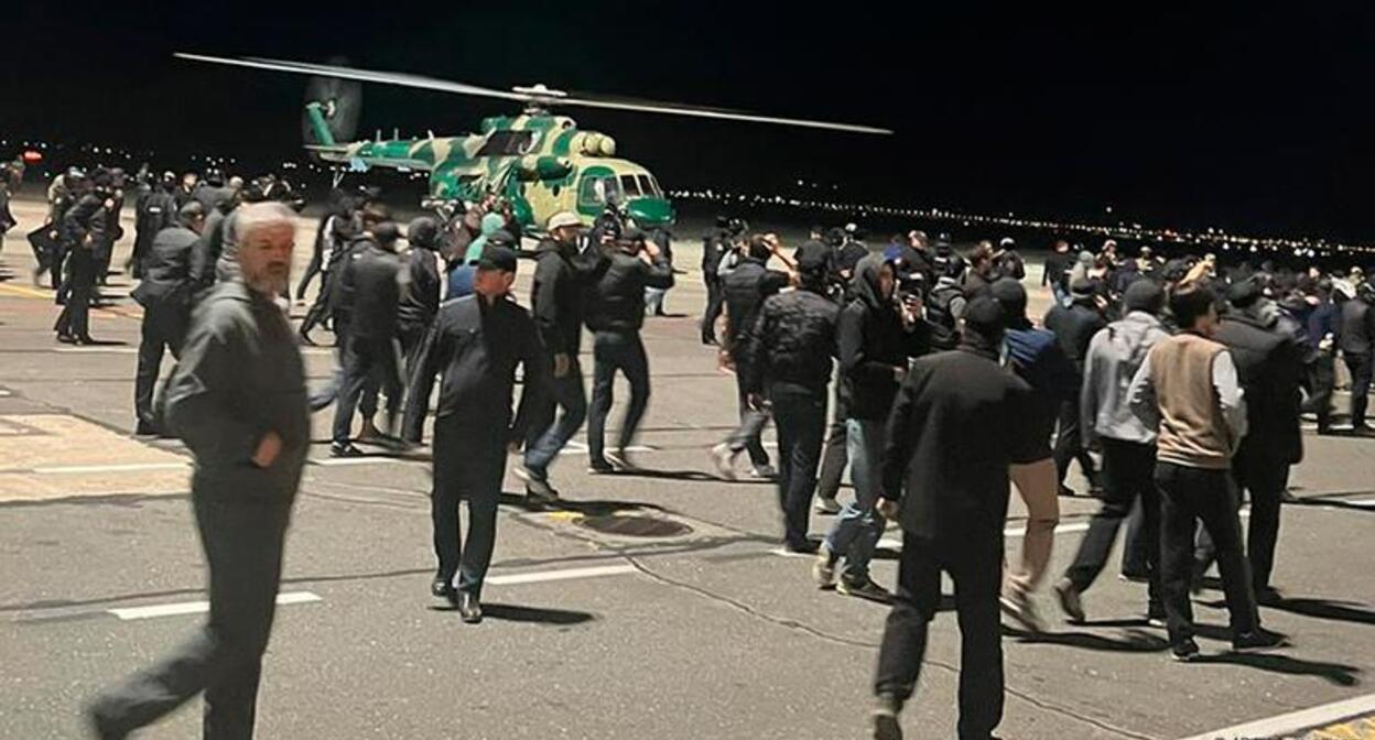 Беспорядки в Махачкале. 29 октября 2023 года. Скриншот видео https://www.youtube.com/watch?v=1075HOWYZTE