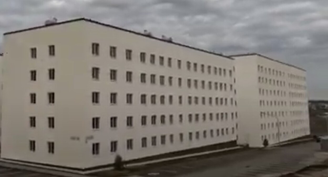 Дома ЖК "На Матросова", куда власти Волгограда хотят переселить жильцов аварийных домов. Стоп-кадр из видеосюжета "Кавказского узла".