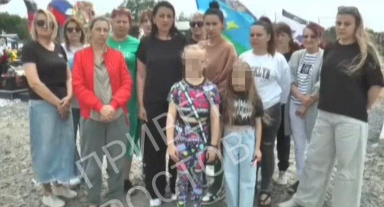 Кадр из видеообращения жителей Азова к Владимиру Путину. Скриншот видео из телеграм-канала Privet-Rostov.ru https://t.me/privet_rostov_ru/67469