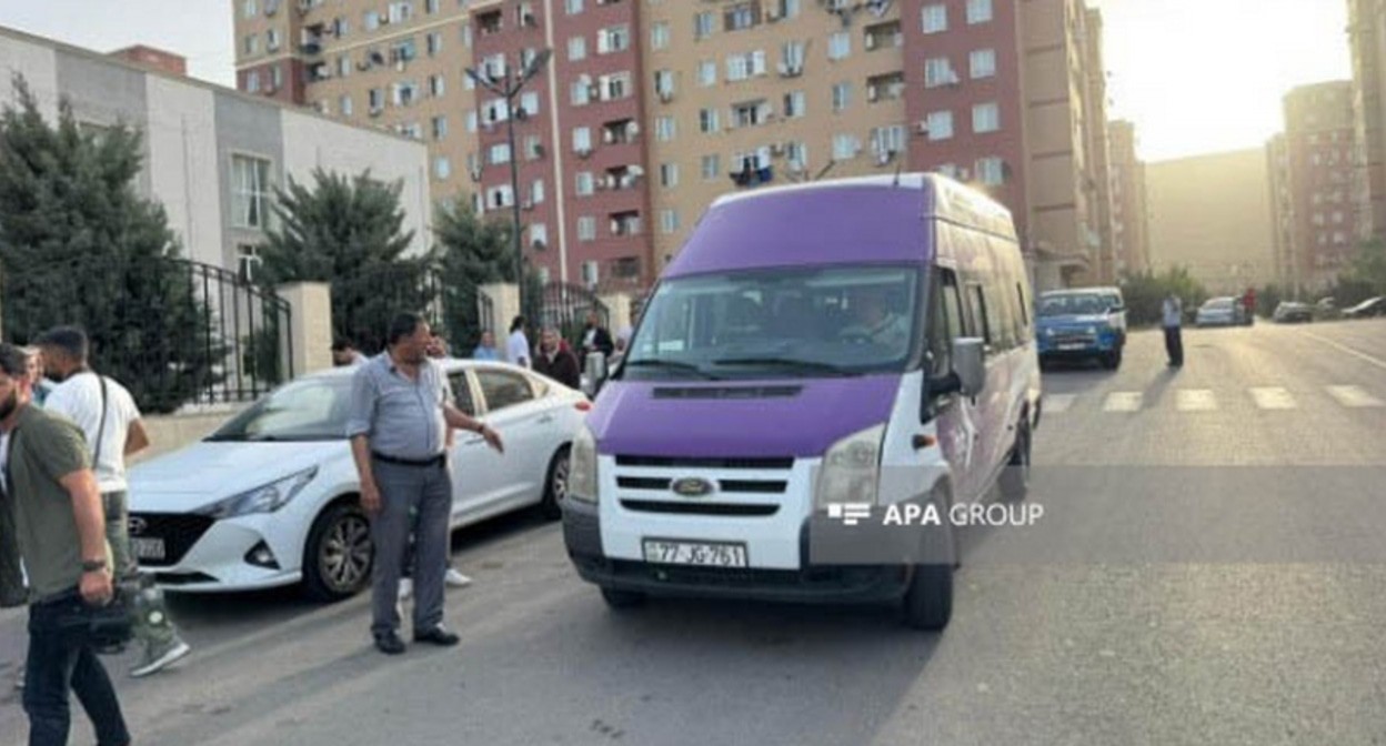 Отъезд вынужденных переселенцев в село Бейлик. 31 мая 2025 года. Фото: АПА https://ru.apa.az/sotsium/v-selo-beilik-lacinskogo-raiona-vyexala-ocerednaya-gruppa-pereselencev-612052