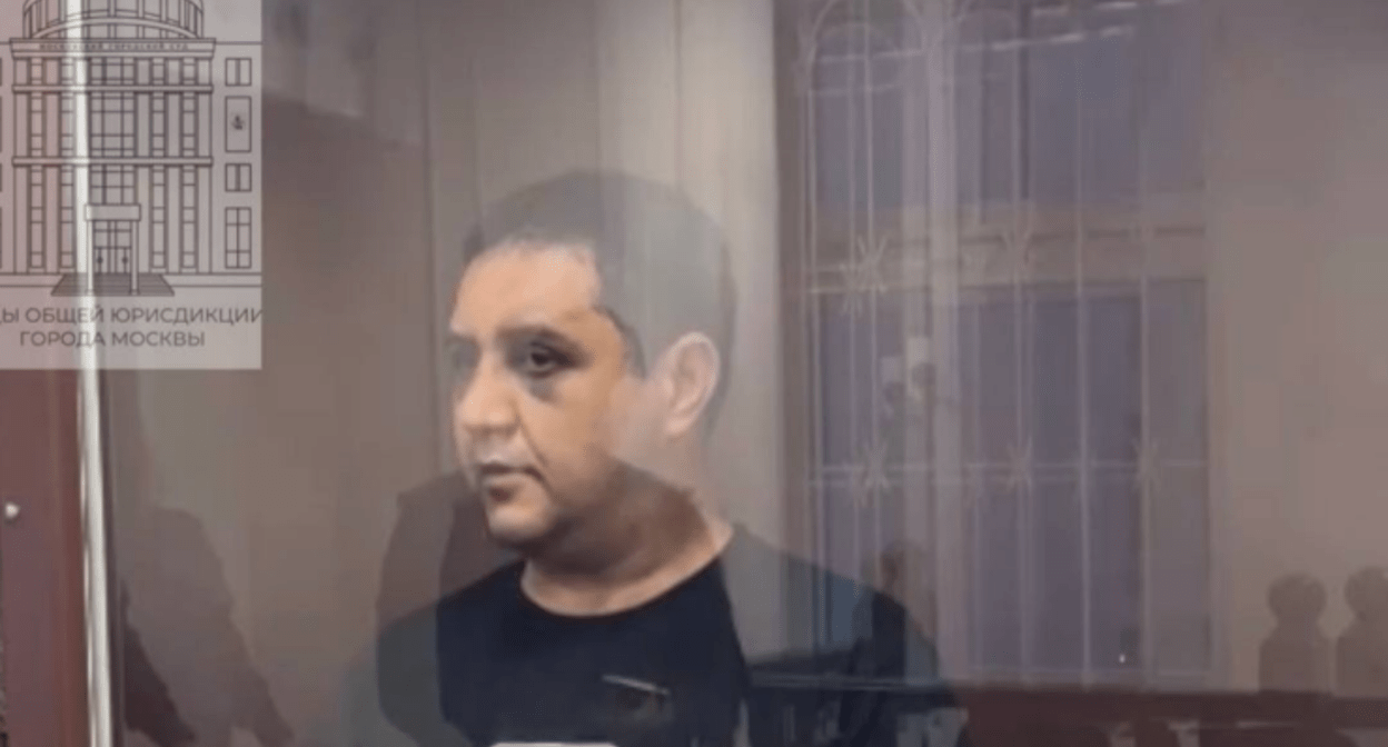 Арег Щепихин в зале суда. Скриншот фото из Telegram-канала "Суды Москвы общей юрисдикции" от 06.06.25, https://t.me/moscowcourts/6823