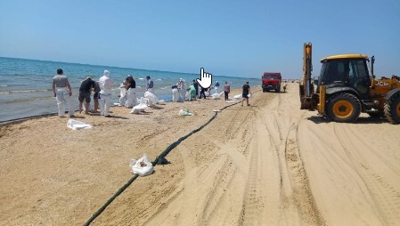 Работы по очистке пляжей в Анапе. Фото из телеграм-канала оперштаба Кубани.