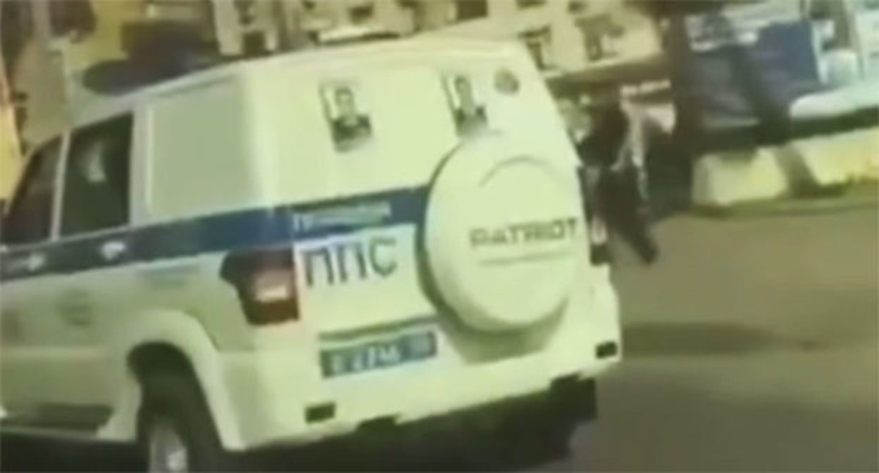 Розыск уклонистов в Махачкале. 10 июня 2025 г. Скриншот видео https://t.me/iditelesom_help/5803