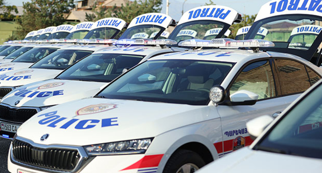 Полицейские машины. Фото: https://www.primeminister.am/