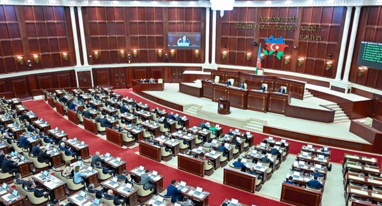 Парламент Азербайджана. Скриншот фото Report от 29.06.25, https://report.az/ru/milli-mejlis/parlamentskaya-delegaciya-azerbajdzhana-ne-budet-uchastvovat-v-zasedanii-v-moskve/