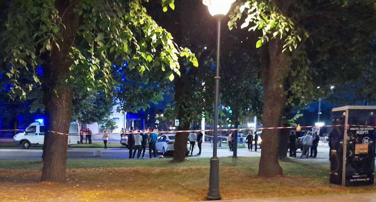 Оцепленное полицией место нападения в Нальчике. Фото корреспондента "Кавказского узла"