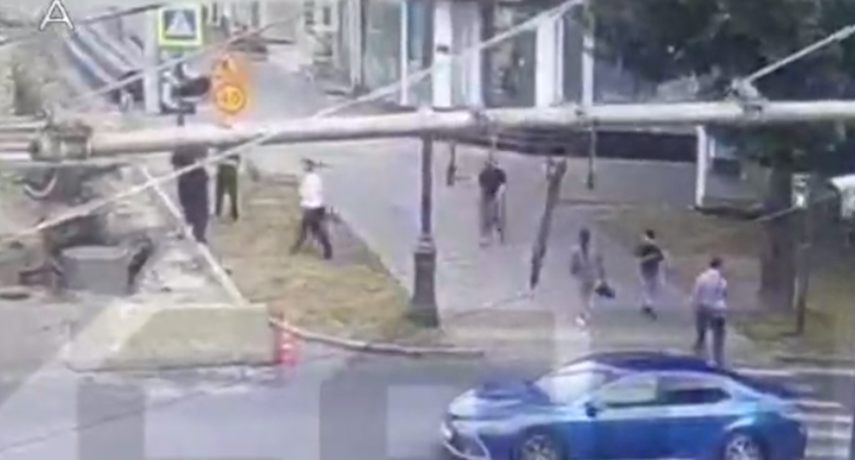 Момент перед нападением. Стоп-кадр видео "Сапа Кавказ" от 05.07.25, https://t.me/sapakavkaz/4839.