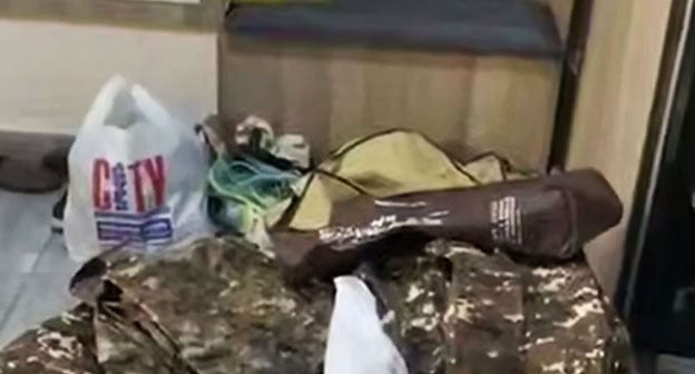 Обыск в квартире оппозиционного депутата Гегама Манукяна. Фото: https://newsarmenia.am/news/armenia/ombudsmen-armenii-provodit-proverku-na-osnovanii-informatsii-ob-obyske-v-kvartire-oppozitsionnogo-de/