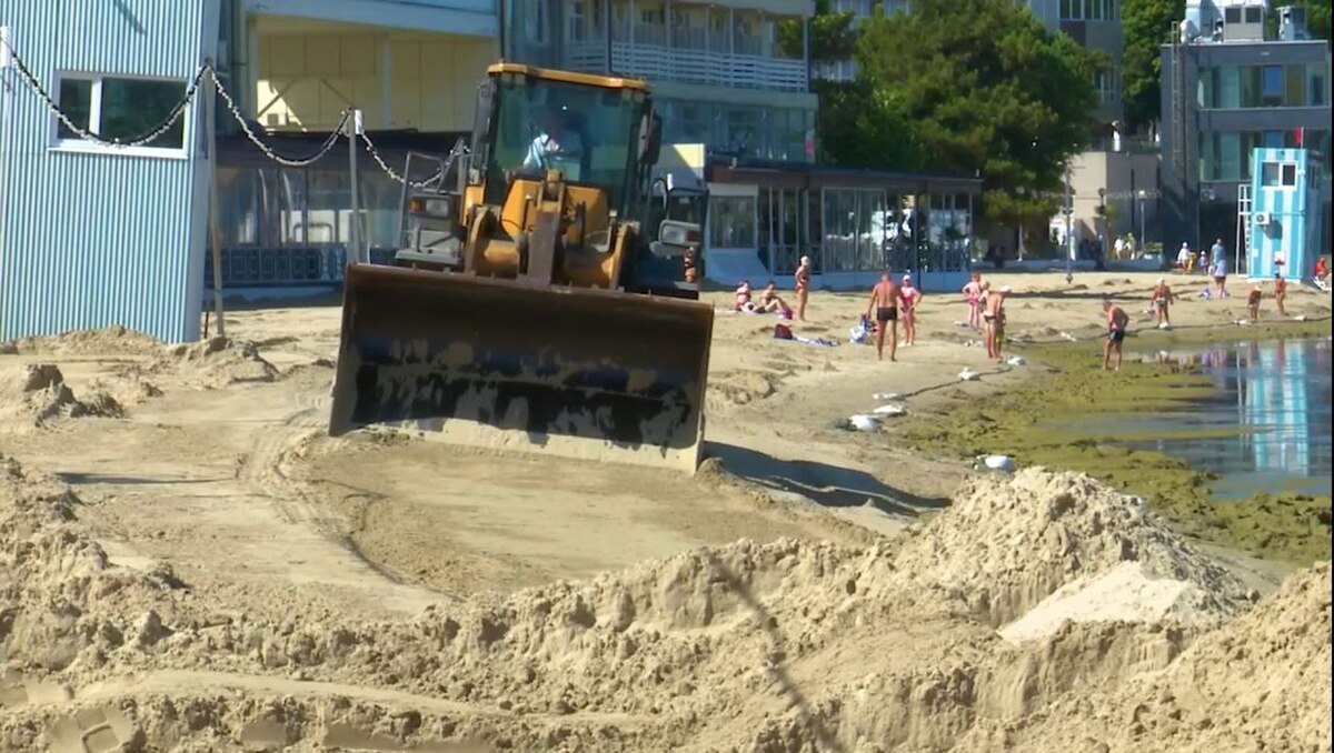 Разбор защитных валов на пляжах Анапы. Фото: оперштаб Краснодарского края