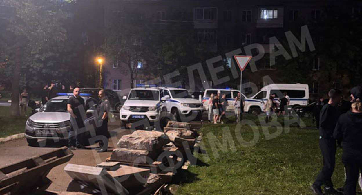 Cход недовольных мигрантами в Краснозаводске. 14 июля 2025 г. https://t.me/trofimovonline/30847